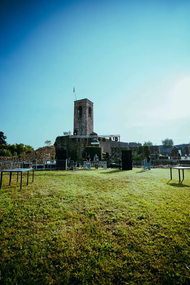THA CASTLE ACT 1 – foto 2